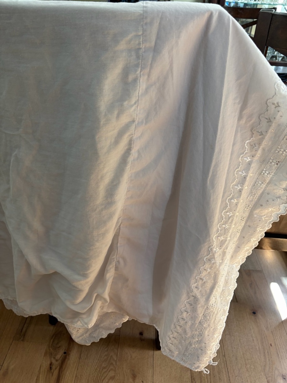 Vintage White Eyelet Lace Border Full Size Bedskirt / Dust Ruffle - Picture 5 of 6